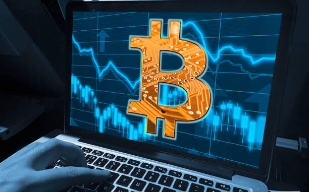 Bitcoin Trapped Below Key SMAs As Bears Hibernate At $105,148 Bitcoin