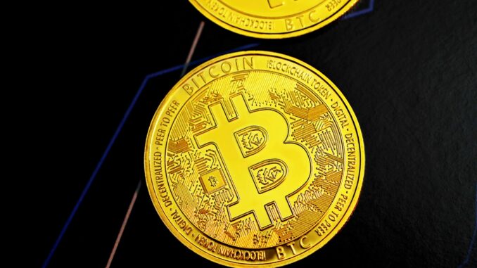 Bitcoin Long-Term Holders Selling, But Price Holds - New Buyers Bitcoin Long-Term Holders Selling, But Price Holds - New Buyers Stepping In?
